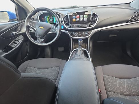 Used 2017 Chevrolet Volt LT w/ Comfort Package FWD image 9