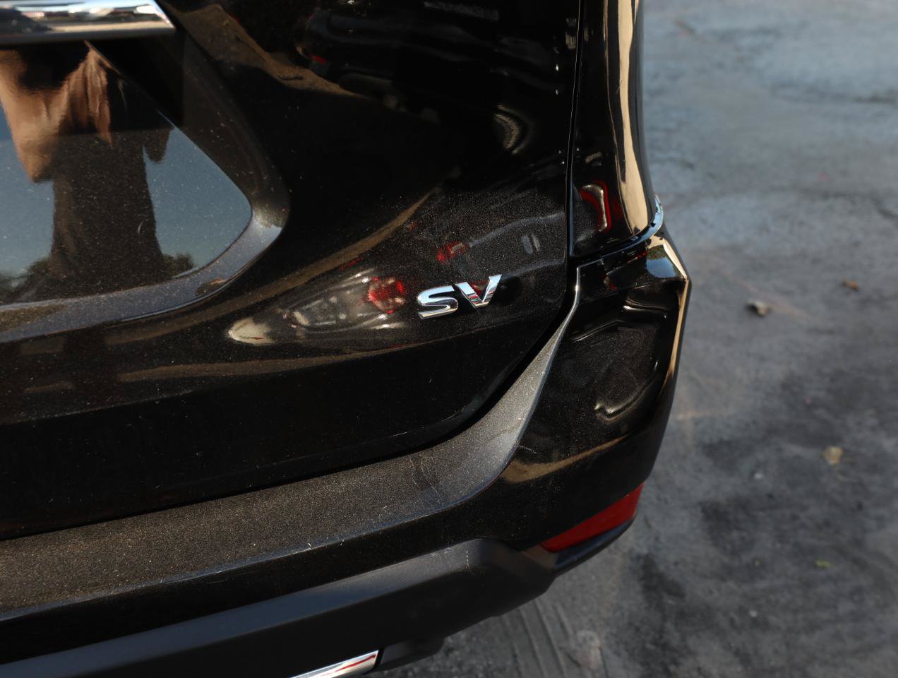 Used 2017 Nissan Rogue SV FWD image 6