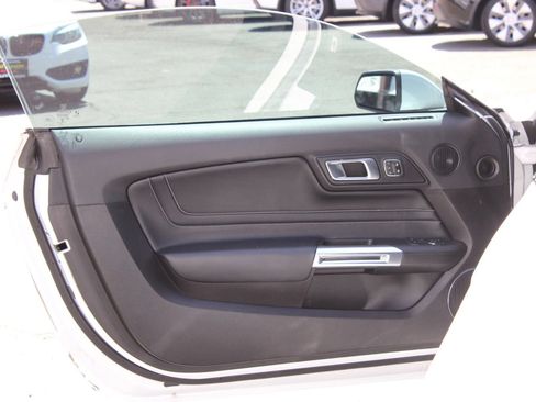 Used 2022 Ford Mustang GT Premium w/ Equipment Group 401A RWD image 9