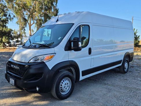 Used 2026 RAM ProMaster 2500 w/ Convenience Group FWD image 3