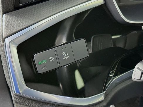 Used 2023 Audi Q3 2.0T Premium image 15