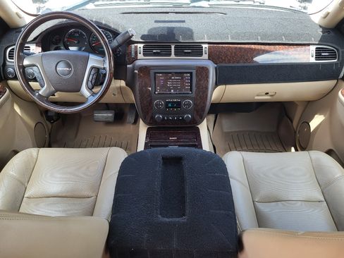 Used 2014 GMC Sierra 2500 Denali w/ Suspension Package, Off-Road AWD/4WD image 10