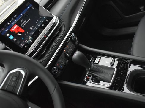 New 2026 Jeep Compass Latitude image 23