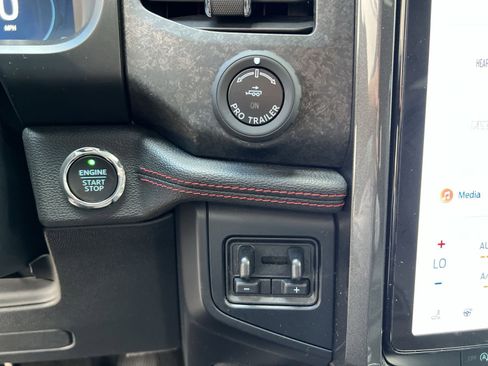 Used 2023 Ford Expedition Limited image 35