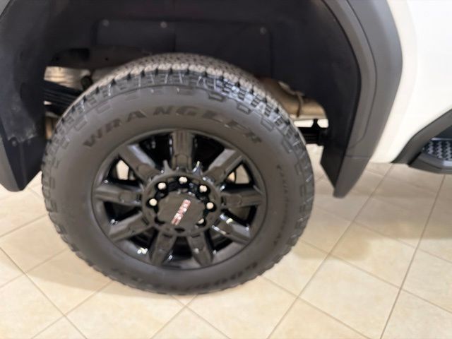 Used 2025 GMC Sierra 2500 AT4 AWD/4WD image 28
