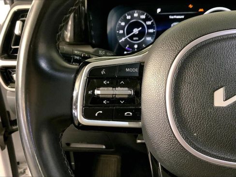 Certified 2023 Kia Sorento SX image 18