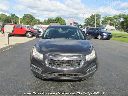 Used 2016 Chevrolet Cruze LT FWD image 2