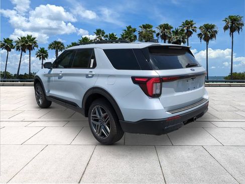 New 2026 Ford Explorer ST-Line w/ ST-Line Street Pack AWD/4WD image 5