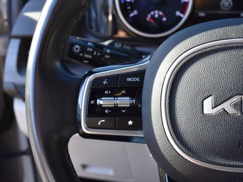 Used 2022 Kia Carnival SX image 15