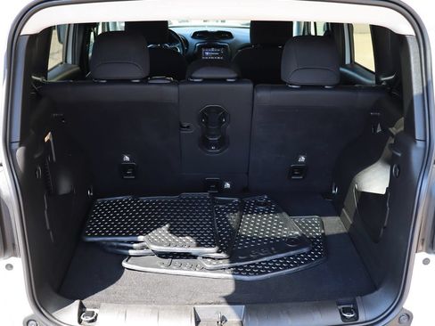 Used 2021 Jeep Renegade Latitude w/ Convenience Group FWD image 23