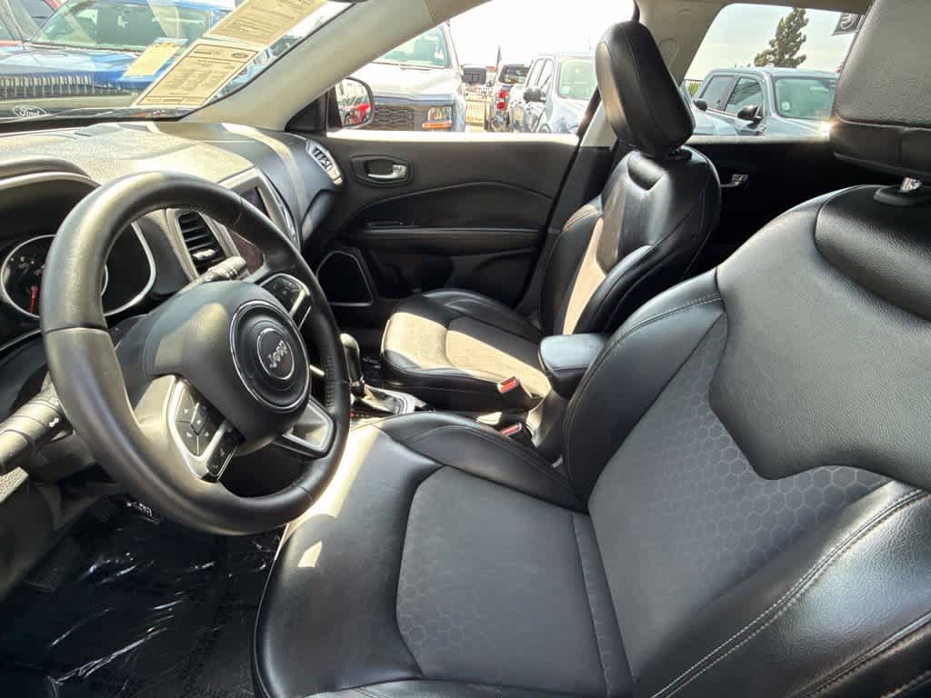 Used 2018 Jeep Compass Latitude w/ Popular Equipment Group FWD image 23