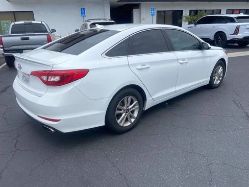 Used 2015 Hyundai Sonata SE w/ Option Group 09 FWD image 4