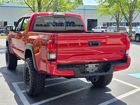 Used 2018 Toyota Tacoma TRD Off-Road w/ Technology Package AWD/4WD image 7