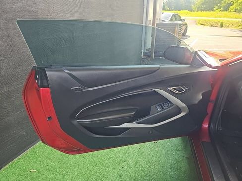 Used 2017 Chevrolet Camaro LT RWD image 18