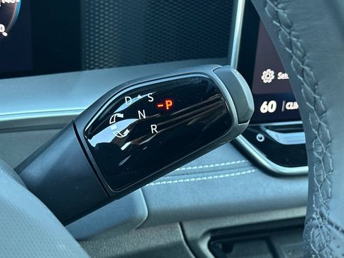 New 2026 Volkswagen Tiguan SE R-Line FWD image 21