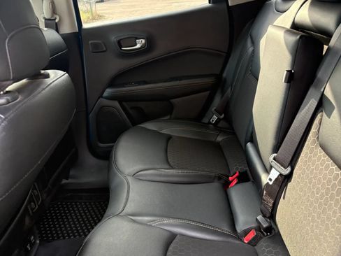 Used 2021 Jeep Compass Latitude w/ Sun and Sound Group AWD/4WD image 18
