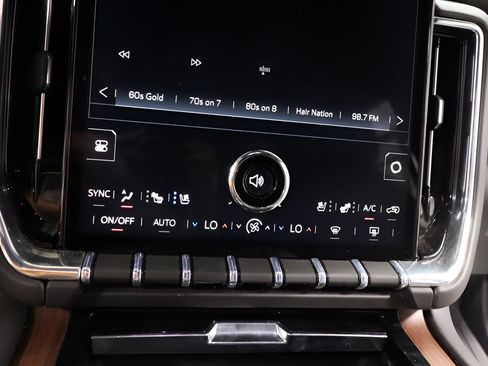 Used 2026 GMC Yukon XL Denali w/ Sun & Power Step Package AWD/4WD image 10