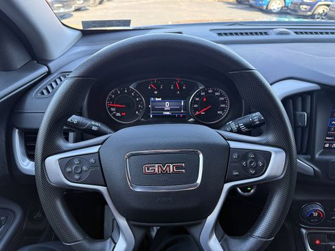 Used 2024 GMC Terrain SLE w/ Driver Convenience Package image 24
