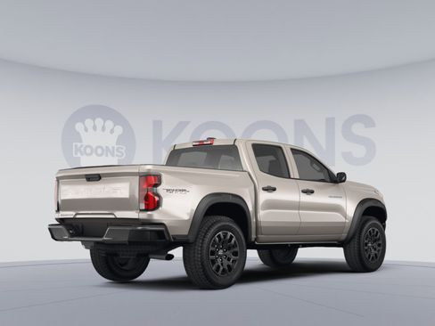 Used 2024 Chevrolet Colorado Trail Boss w/ Technology Package AWD/4WD image 4