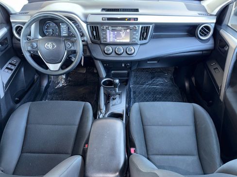 Used 2018 Toyota RAV4 LE AWD/4WD image 14