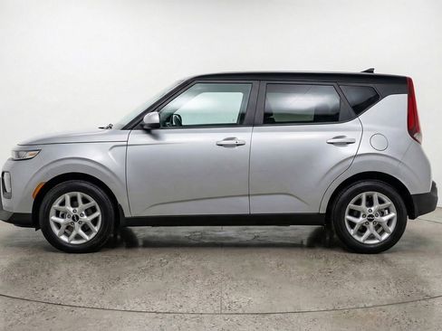 Used 2025 Kia Soul LX w/ LX Technology Package image 5