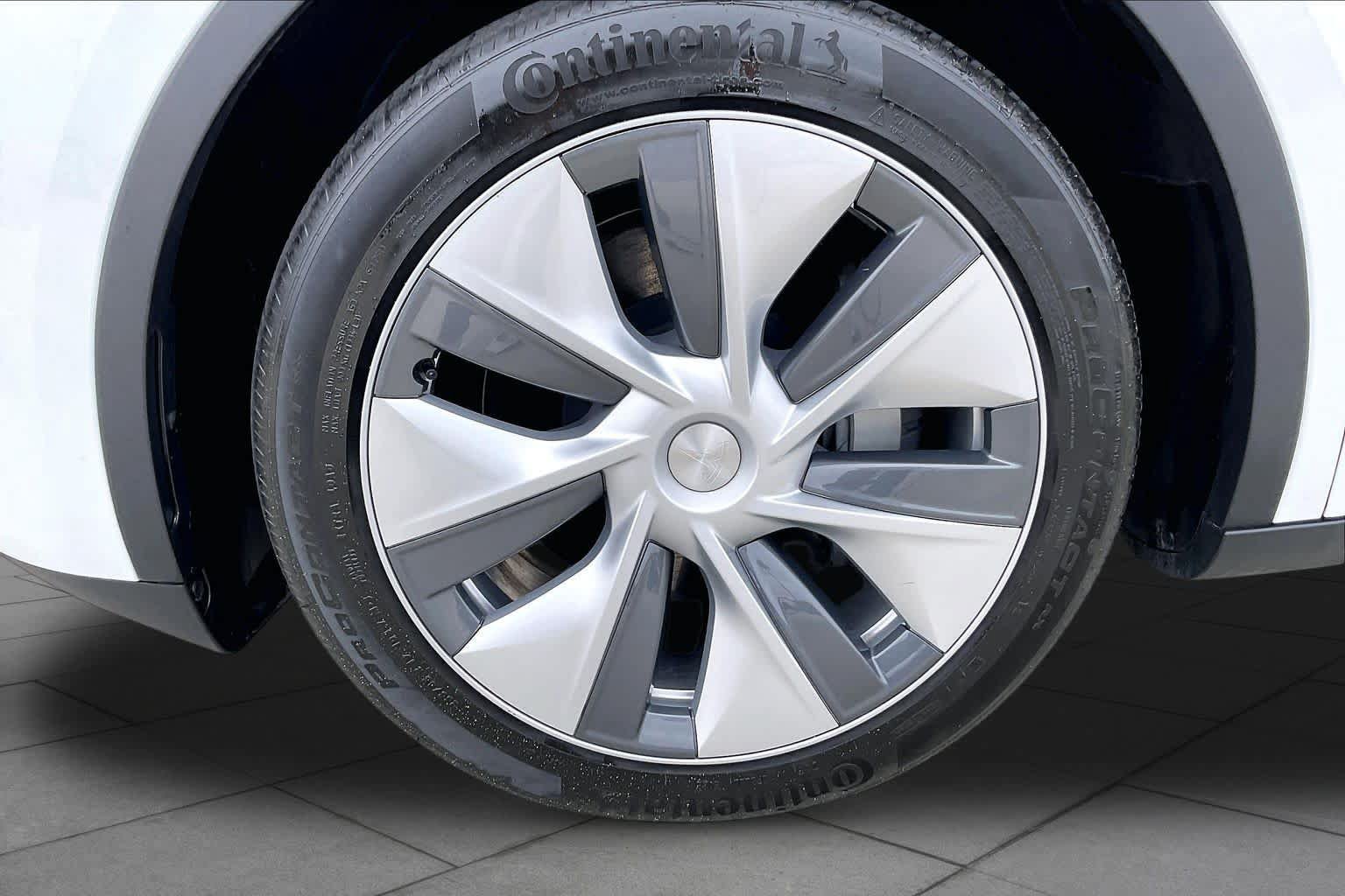 Used 2023 Tesla Model Y Long Range AWD/4WD image 10