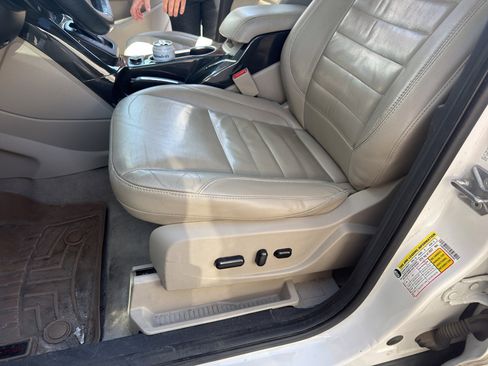 Used 2015 Ford Escape Titanium image 2