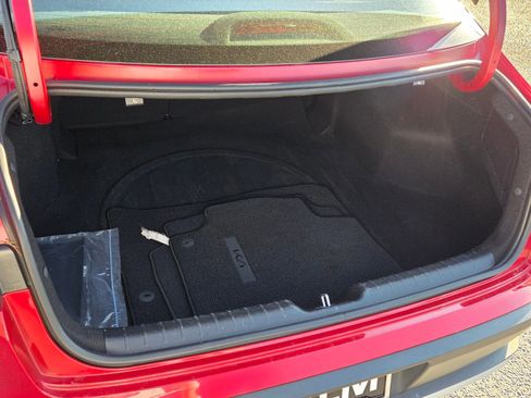 Used 2025 Kia K4 LXS image 12