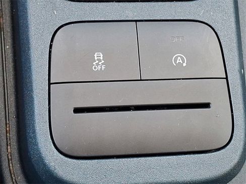 Used 2025 Ford Maverick XL w/ Equipment Group 102A image 20