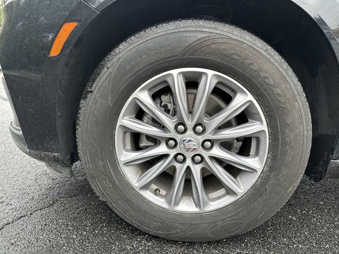 Used 2024 Buick Enclave Premium image 17