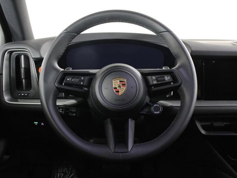 Certified 2025 Porsche Cayenne image 12