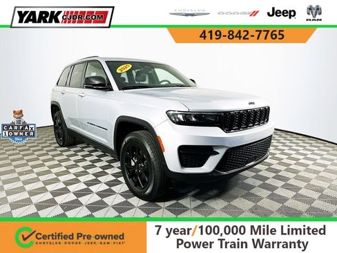 Used 2025 Jeep Grand Cherokee Altitude AWD/4WD image 1