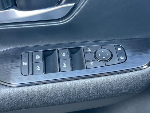 New 2026 Nissan Kicks SV image 14