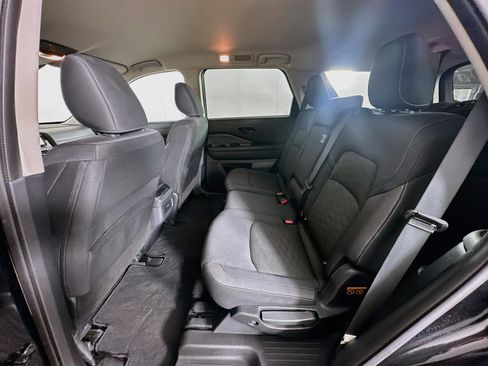 Used 2025 Nissan Pathfinder SV AWD/4WD image 27