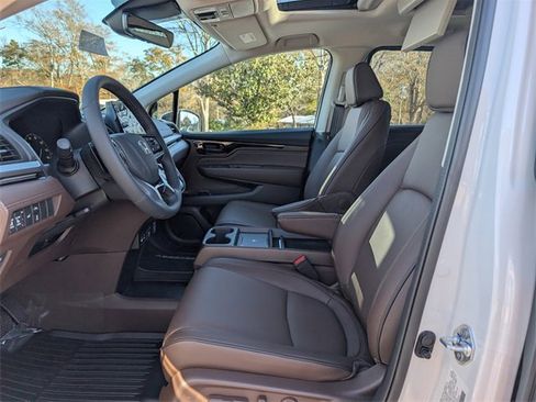 New 2026 Honda Odyssey Touring image 14