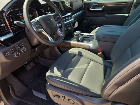 New 2026 Chevrolet Silverado 1500 RST w/ Convenience Package II AWD/4WD image 14