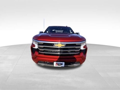 Used 2023 Chevrolet Silverado 1500 High Country w/ Technology Package image 2