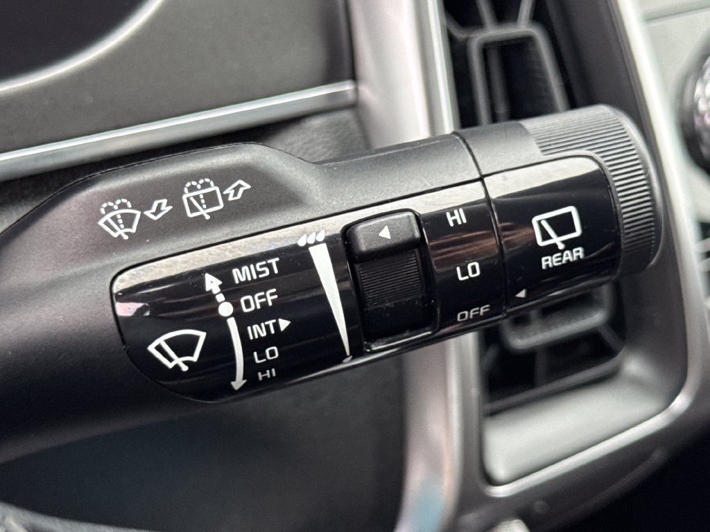 Used 2023 Kia Sorento LX AWD/4WD image 36