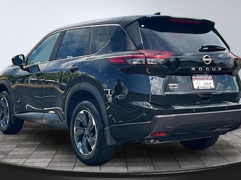 Used 2026 Nissan Rogue SV FWD image 4