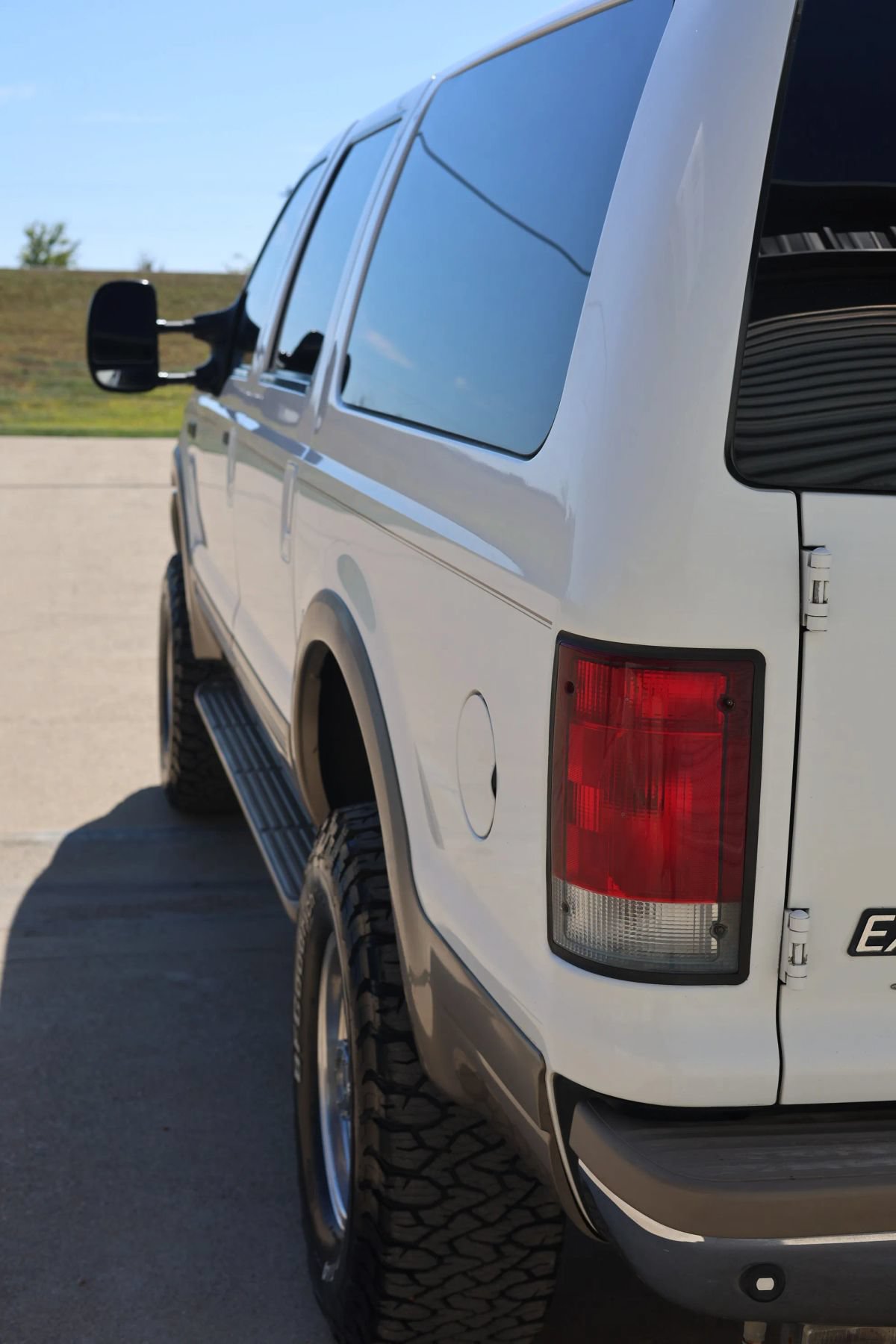Used 2000 Ford Excursion Limited AWD/4WD image 6