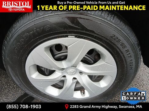 Used 2021 Toyota RAV4 LE image 11