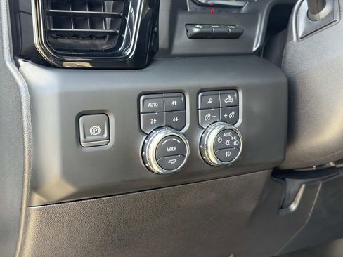 Used 2024 GMC Sierra 2500 AT4 w/ Technology Package image 27