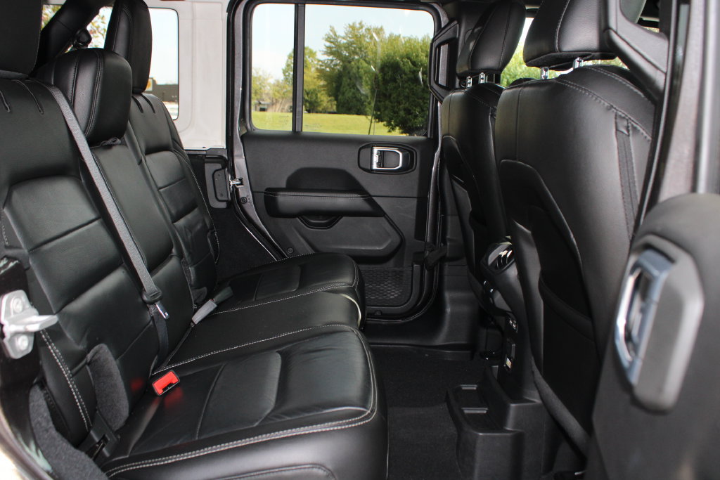 Used 2021 Jeep Wrangler Unlimited Sahara AWD/4WD image 13