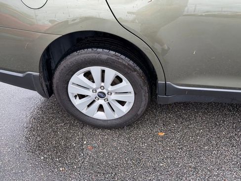 Used 2019 Subaru Outback 2.5i Premium w/ Popular Package #2 AWD/4WD image 5