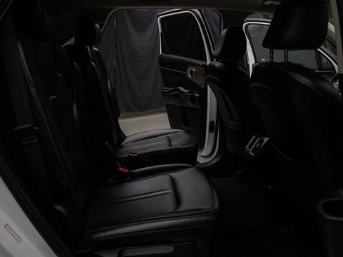 Used 2021 Kia Sorento EX image 17