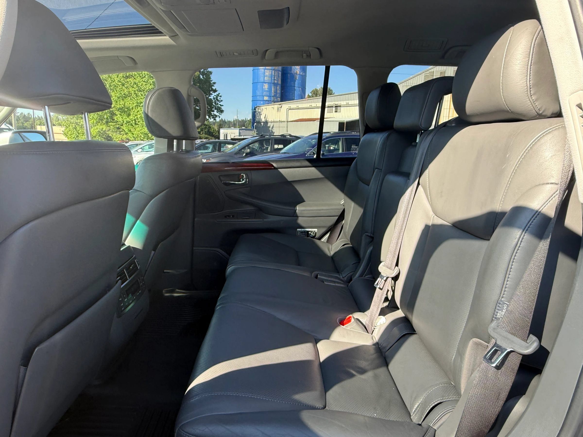 Used 2009 Lexus LX 570 4WD image 25