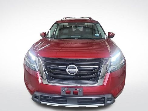 Used 2024 Nissan Pathfinder SL FWD image 8