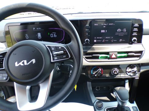 Used 2026 Kia Seltos LX AWD/4WD image 28