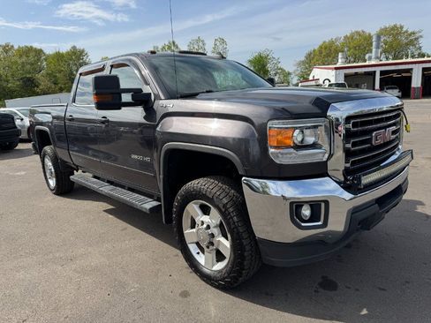 Used 2016 GMC Sierra 2500 SLE w/ SLE Preferred Package AWD/4WD image 7