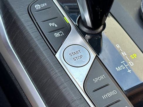 Used 2022 BMW 330e w/ Driving Assistance Package image 33